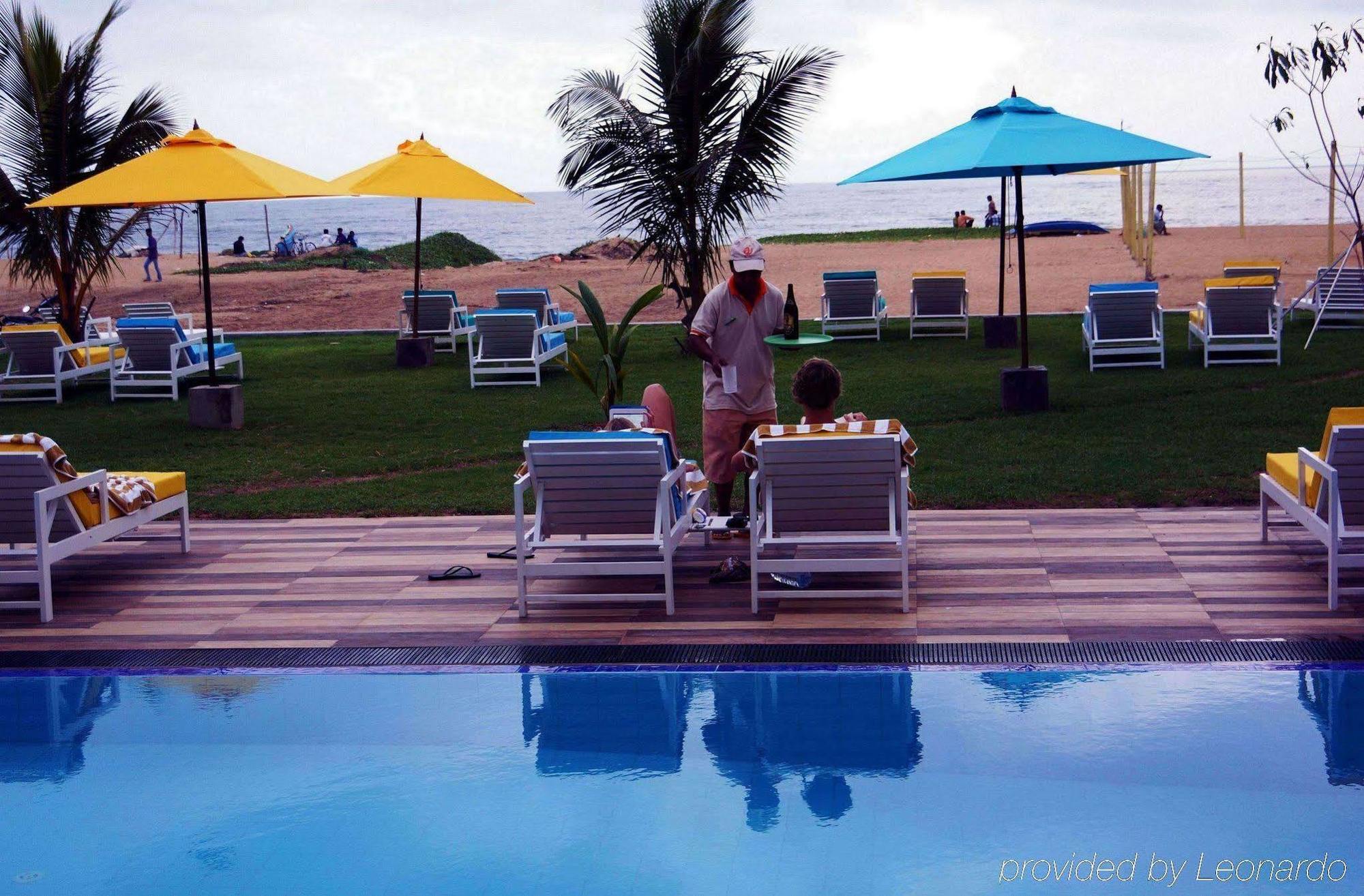 Hotel J Negombo Exterior foto